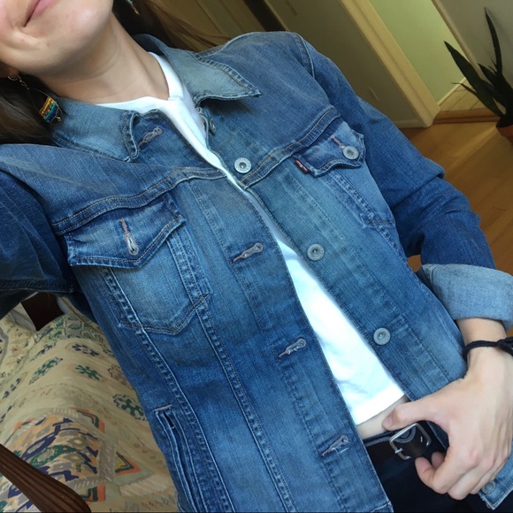 Levi’s Jean Jacket - Picture 4 of 10